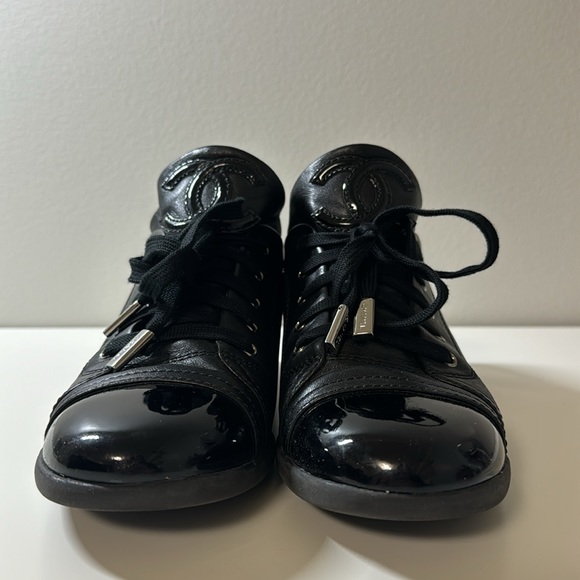 Auth CHANEL Black Leather Cap Toe CC Sneakers Size 37 - Picture 7 of 11